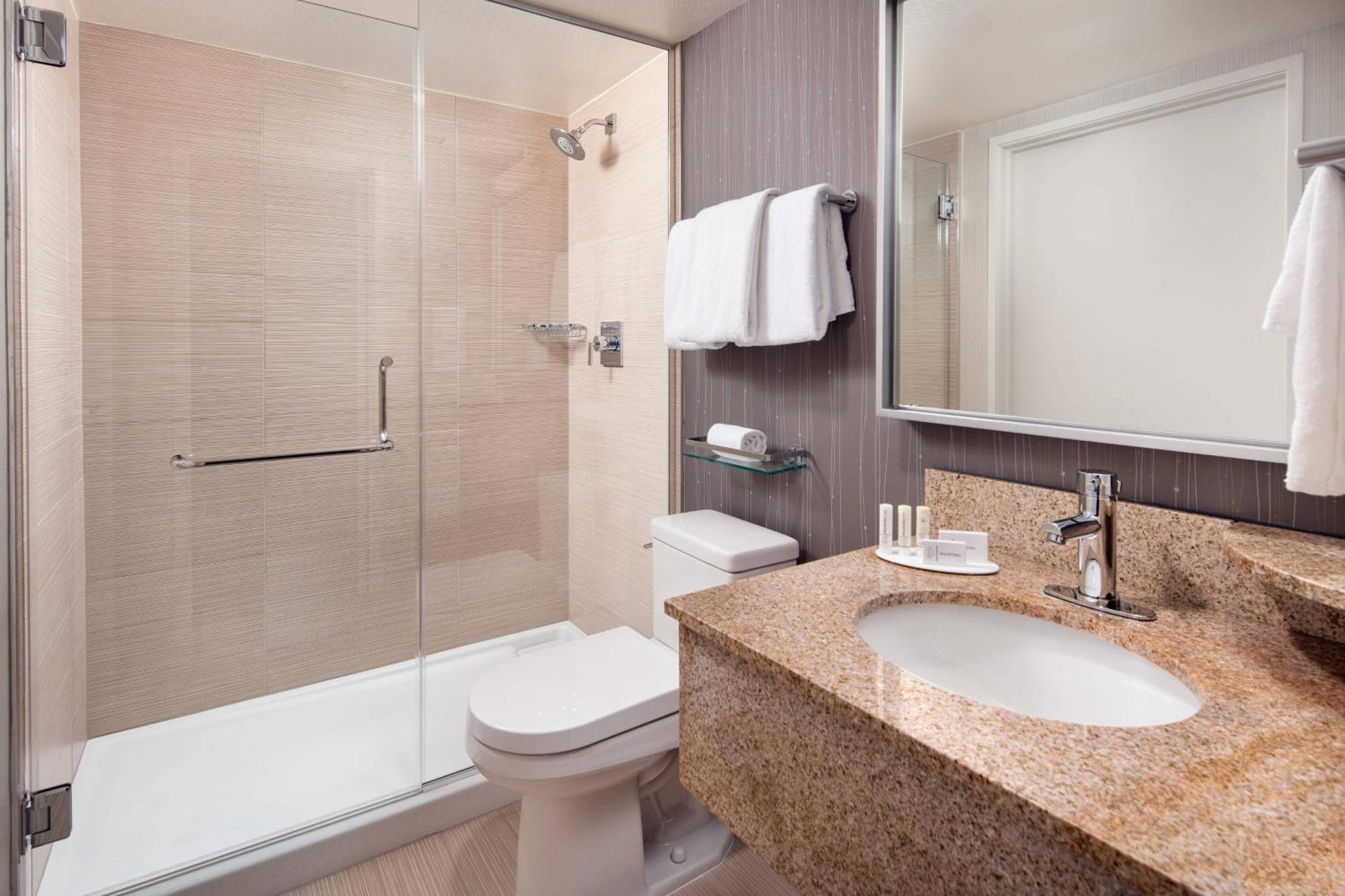 Courtyard By Marriott Richmond Berkeley Hotel Exterior foto