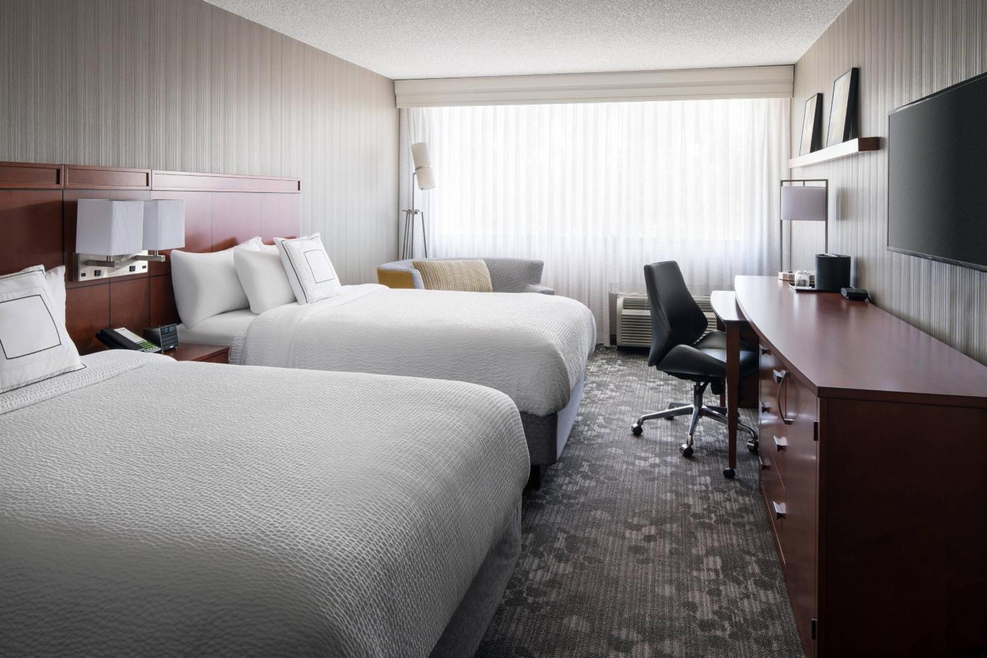 Courtyard By Marriott Richmond Berkeley Hotel Exterior foto