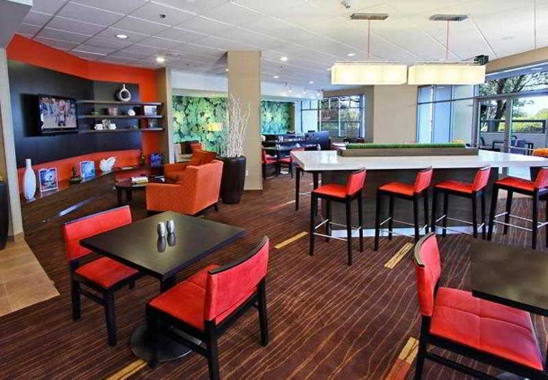 Courtyard By Marriott Richmond Berkeley Hotel Exterior foto