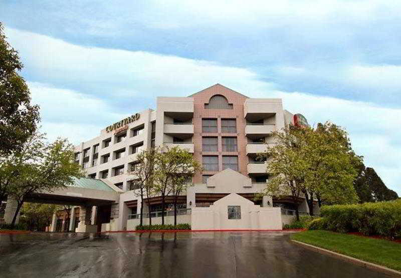 Courtyard By Marriott Richmond Berkeley Hotel Exterior foto