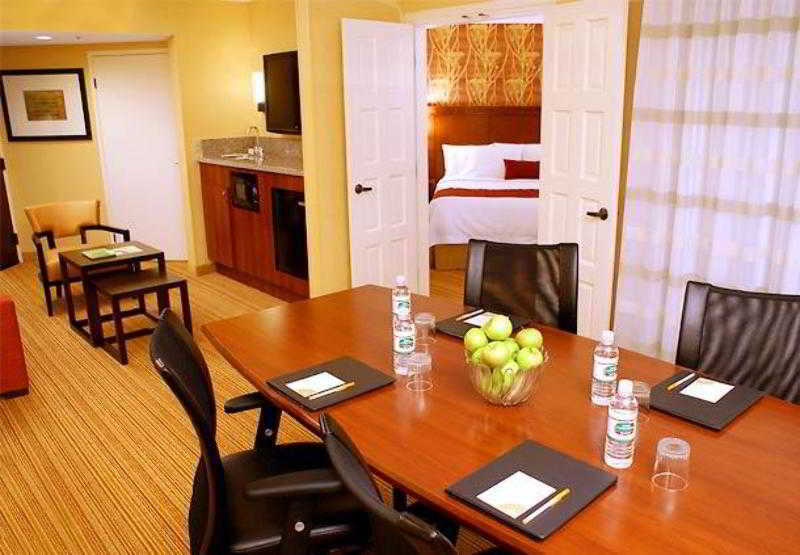 Courtyard By Marriott Richmond Berkeley Hotel Exterior foto