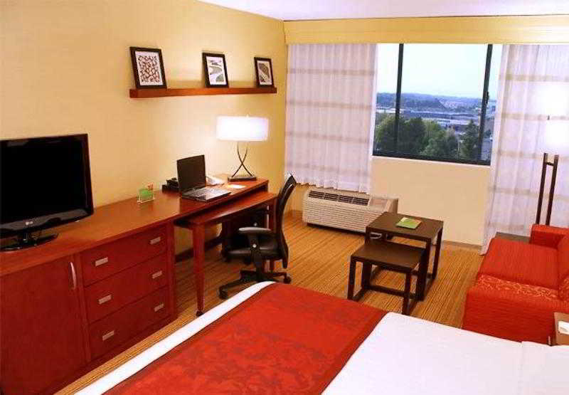 Courtyard By Marriott Richmond Berkeley Hotel Exterior foto